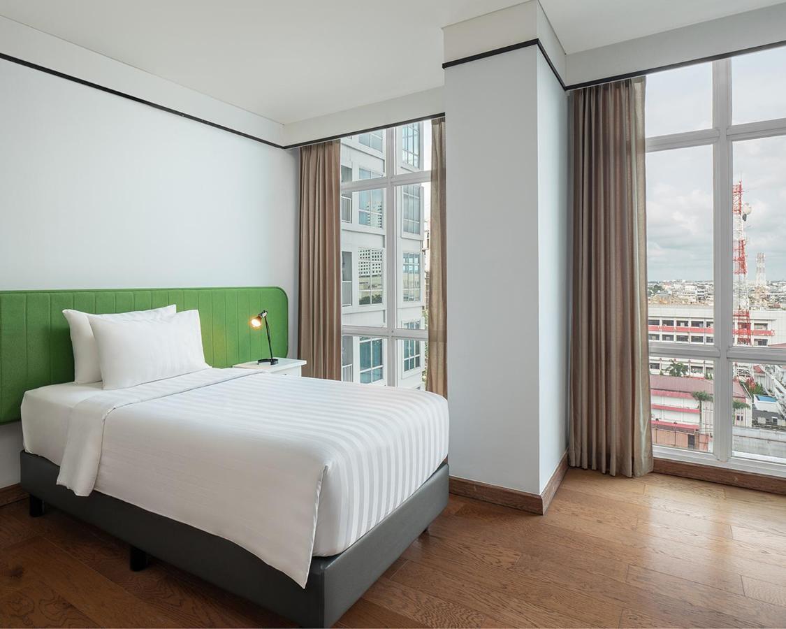 The Reiz Suites, Artotel Curated Medan Zewnętrze zdjęcie