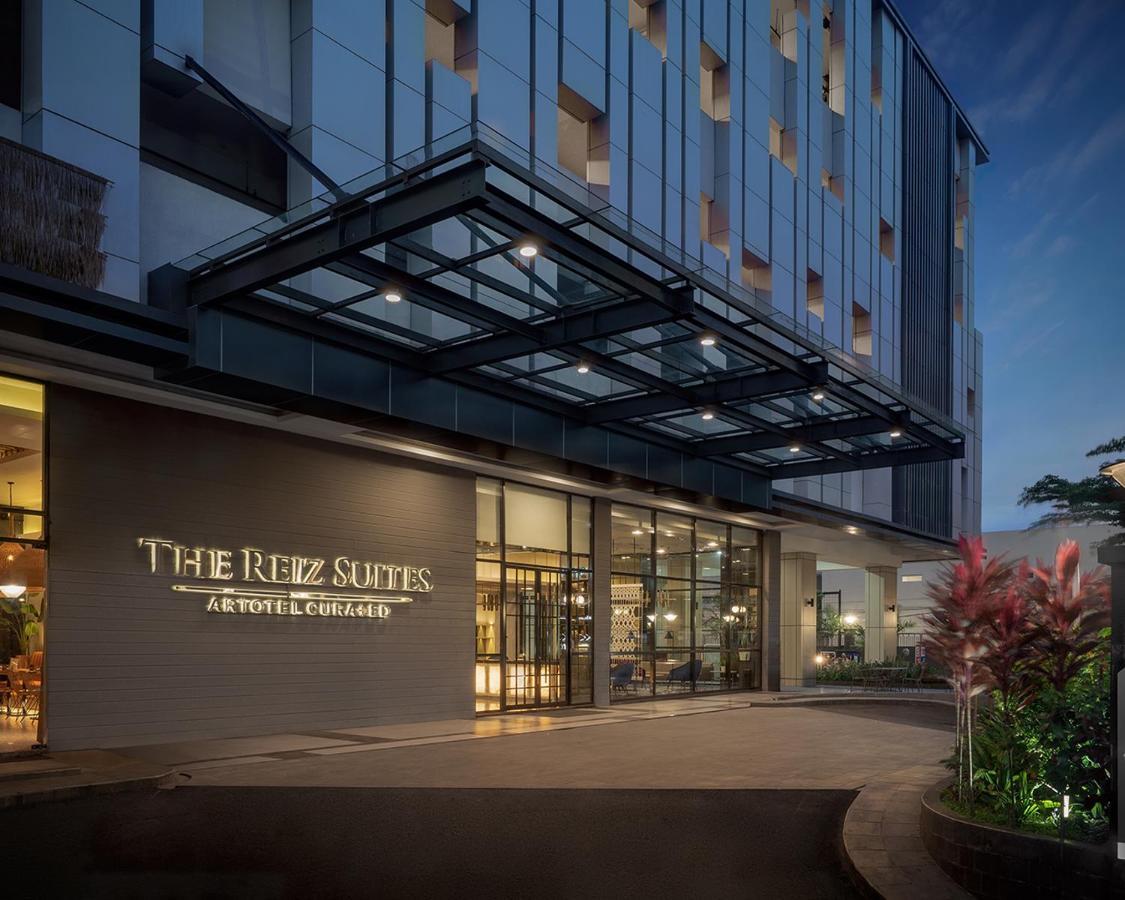 The Reiz Suites, Artotel Curated Medan Zewnętrze zdjęcie